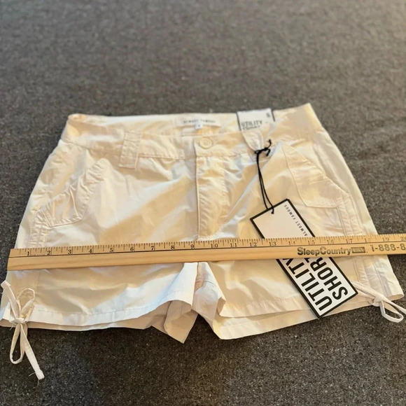 Almost Famous Size 5 Junior Utility Shorts ,Cream color. Waterproof material. - Picture 6 of 8